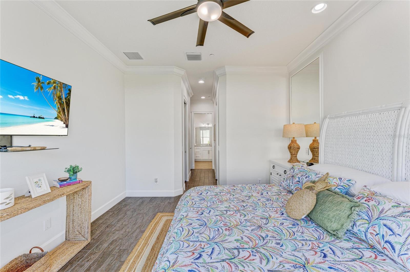 334 CASTAWAY CAY DR #101