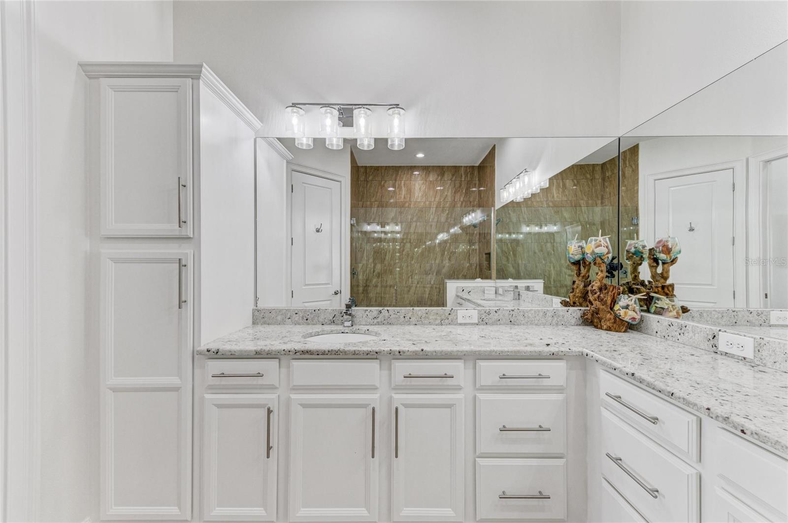 334 CASTAWAY CAY DR #101