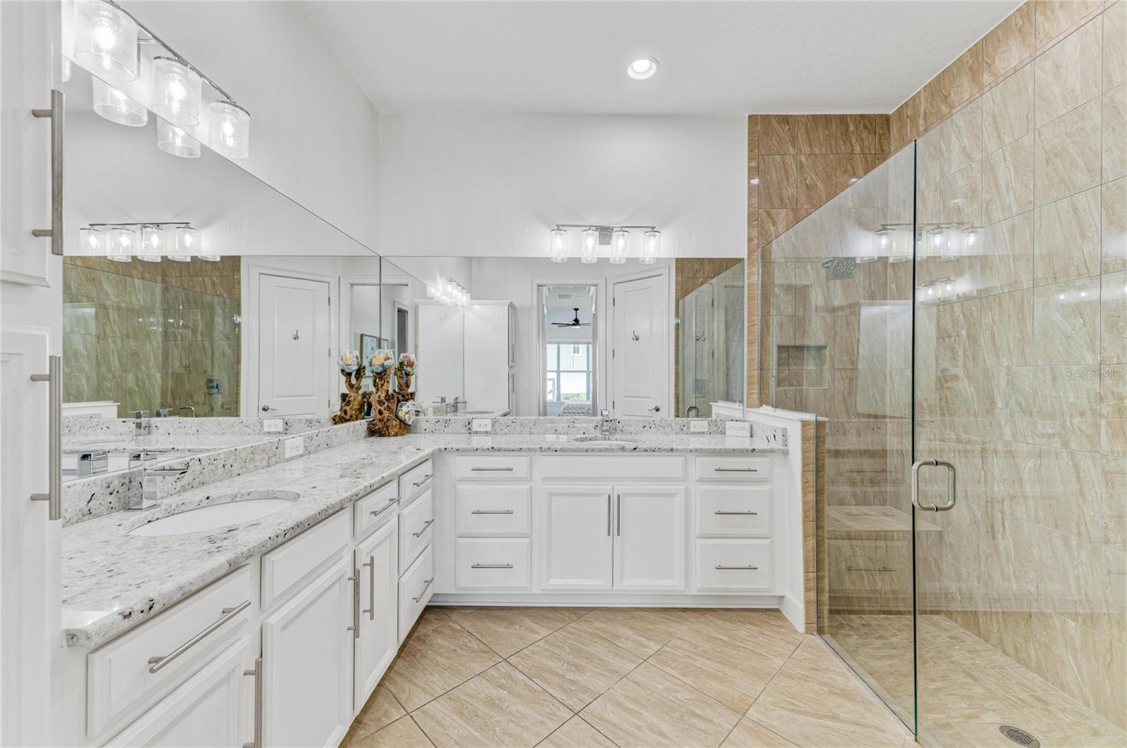 334 CASTAWAY CAY DR #101