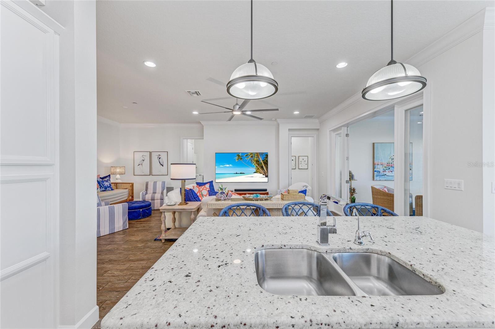 334 CASTAWAY CAY DR #101