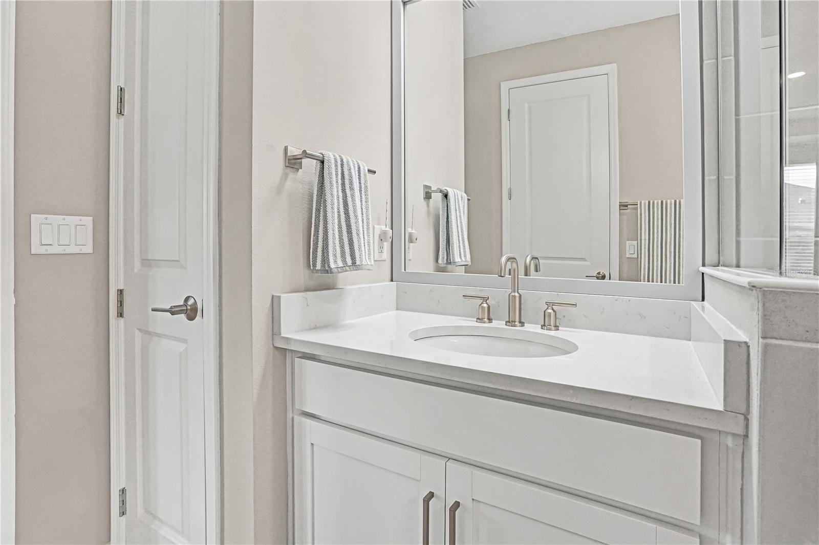 6294 GRANDVIEW HILL CT