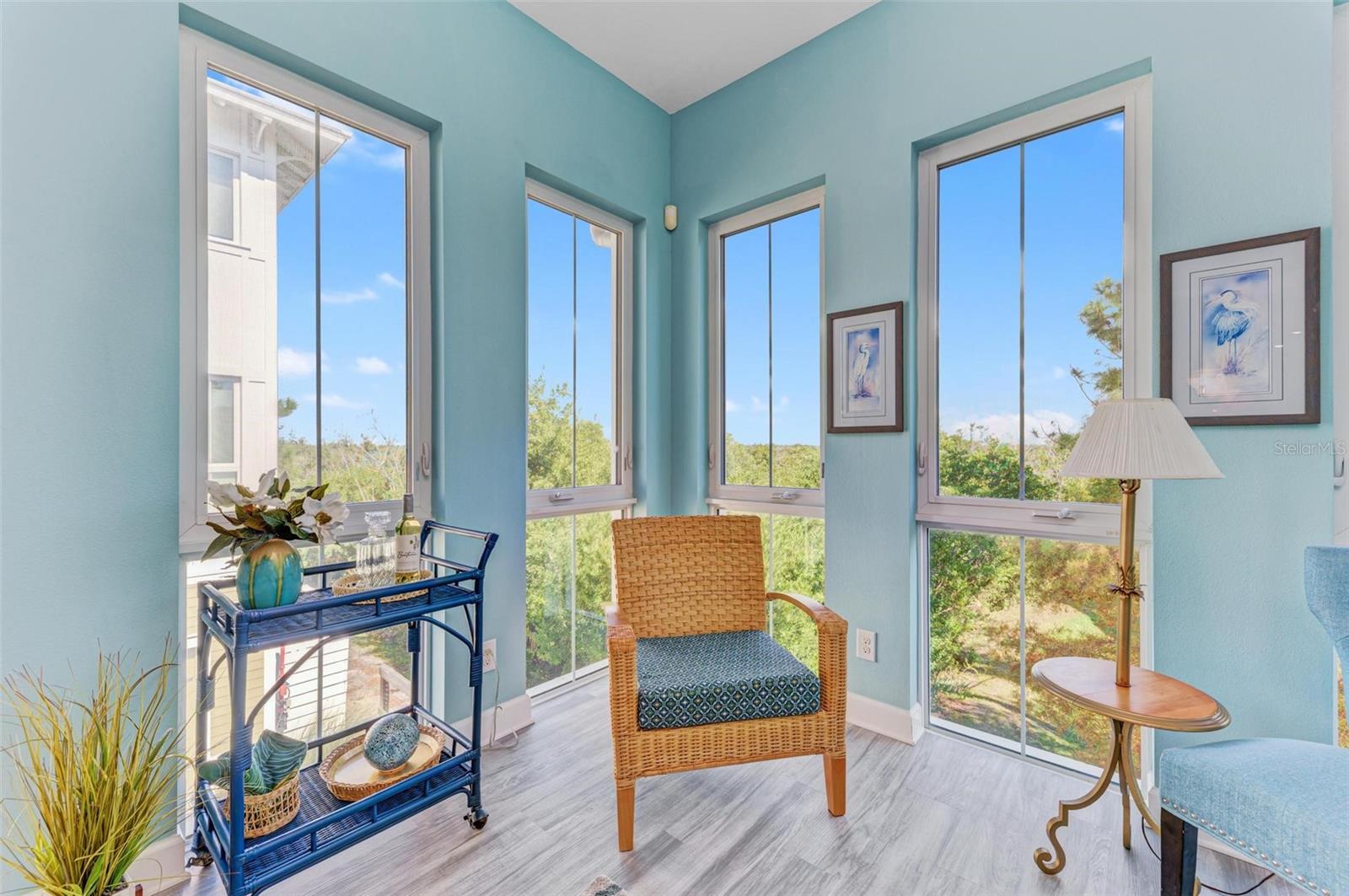 315 SAPPHIRE LAKE DR #201