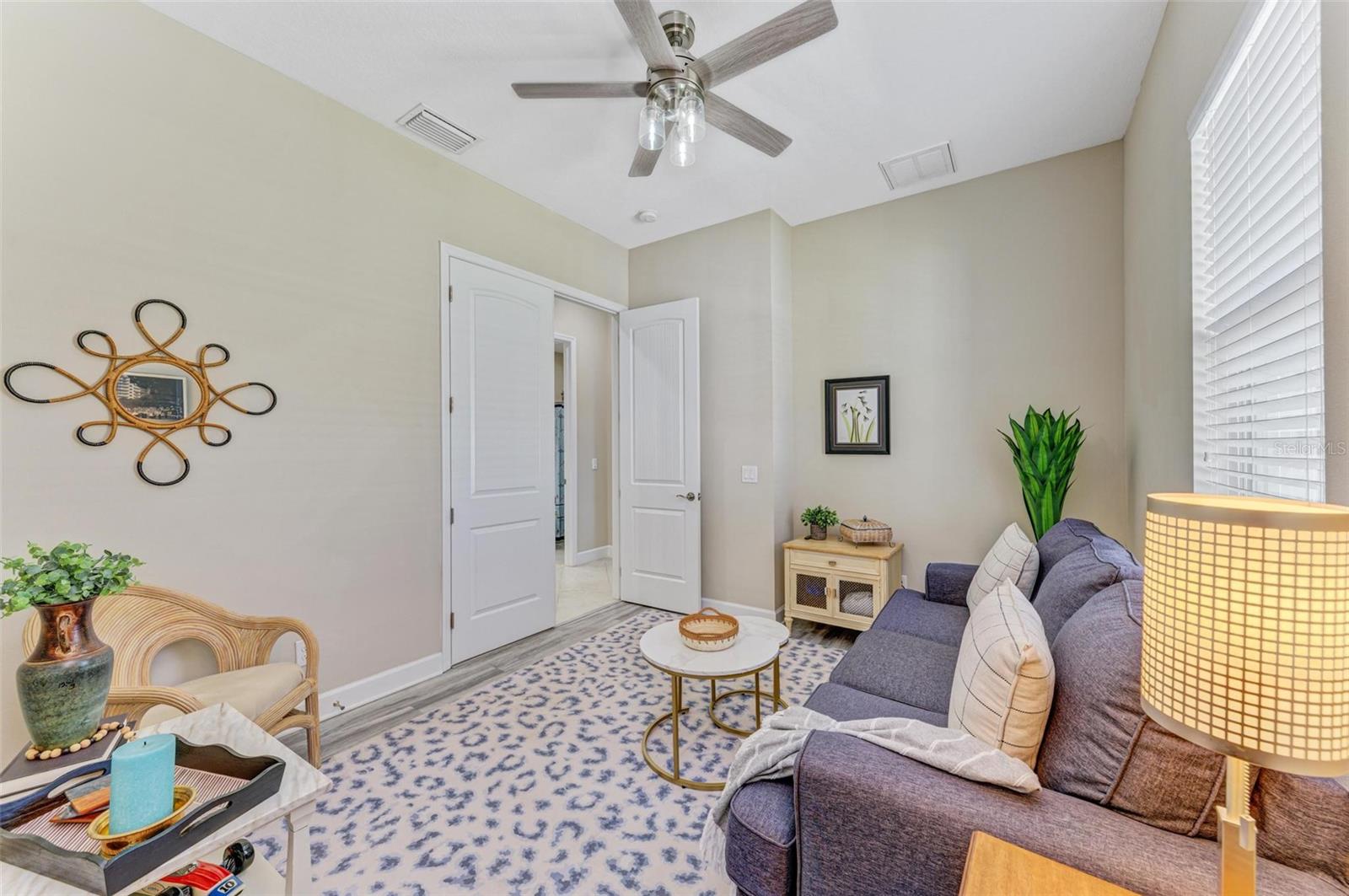 315 SAPPHIRE LAKE DR #201