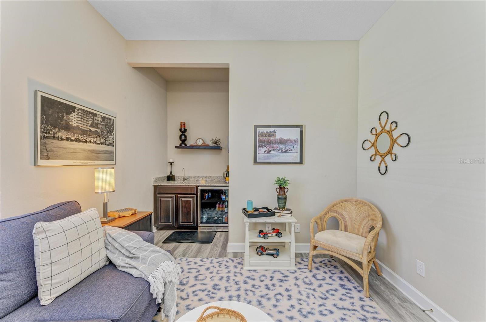 315 SAPPHIRE LAKE DR #201