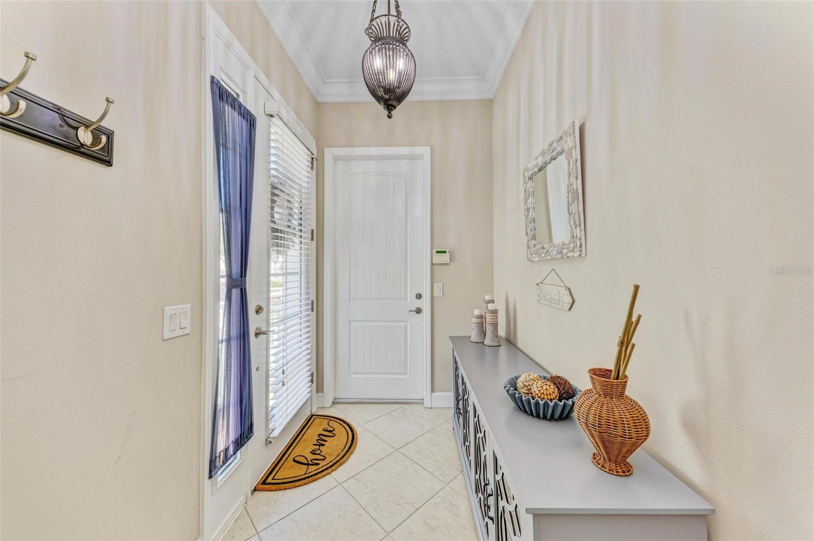 315 SAPPHIRE LAKE DR #201