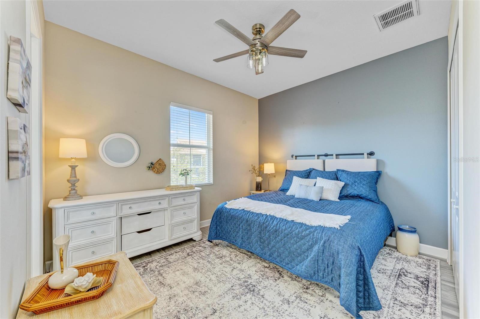 315 SAPPHIRE LAKE DR #201