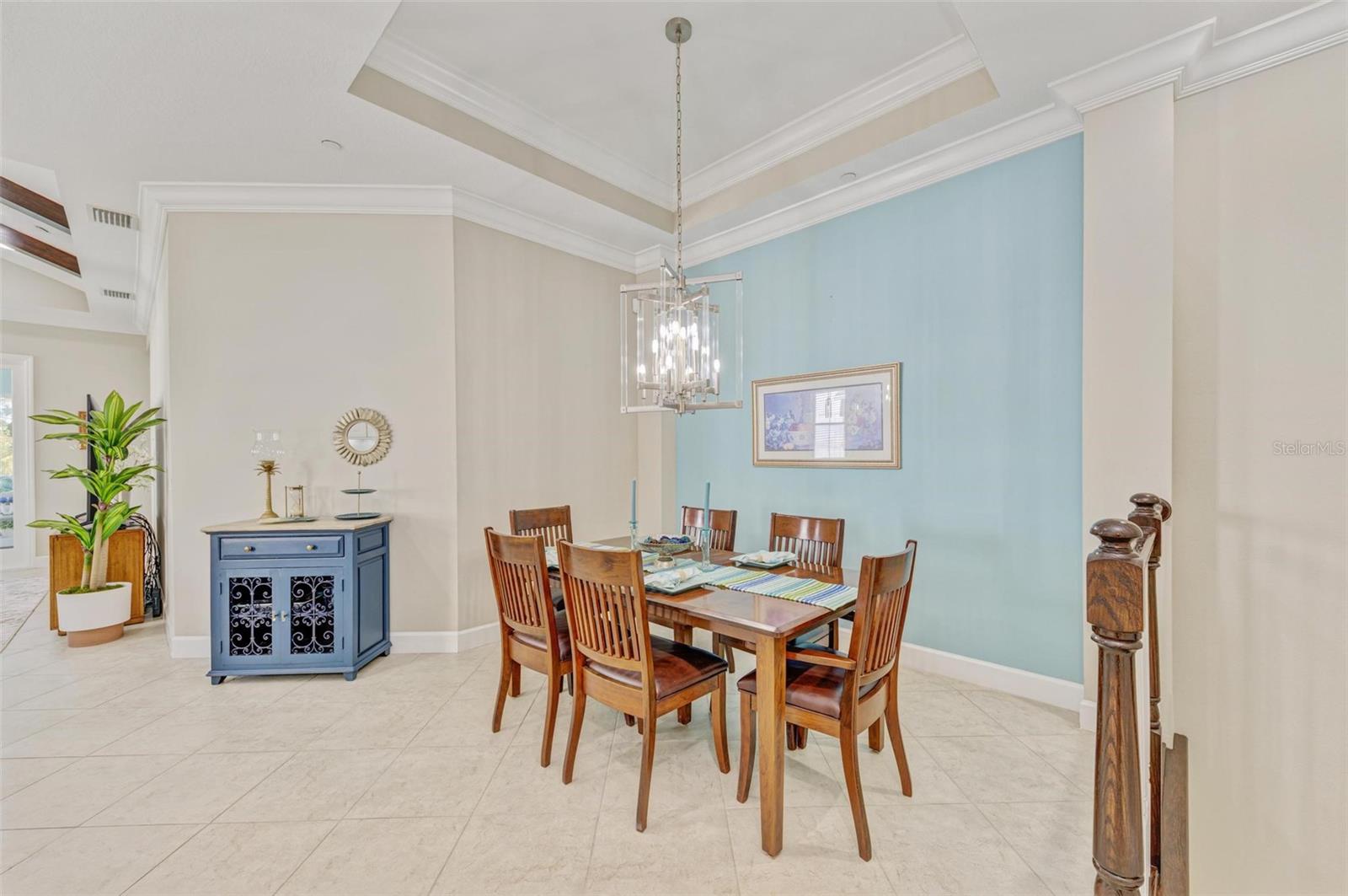 315 SAPPHIRE LAKE DR #201