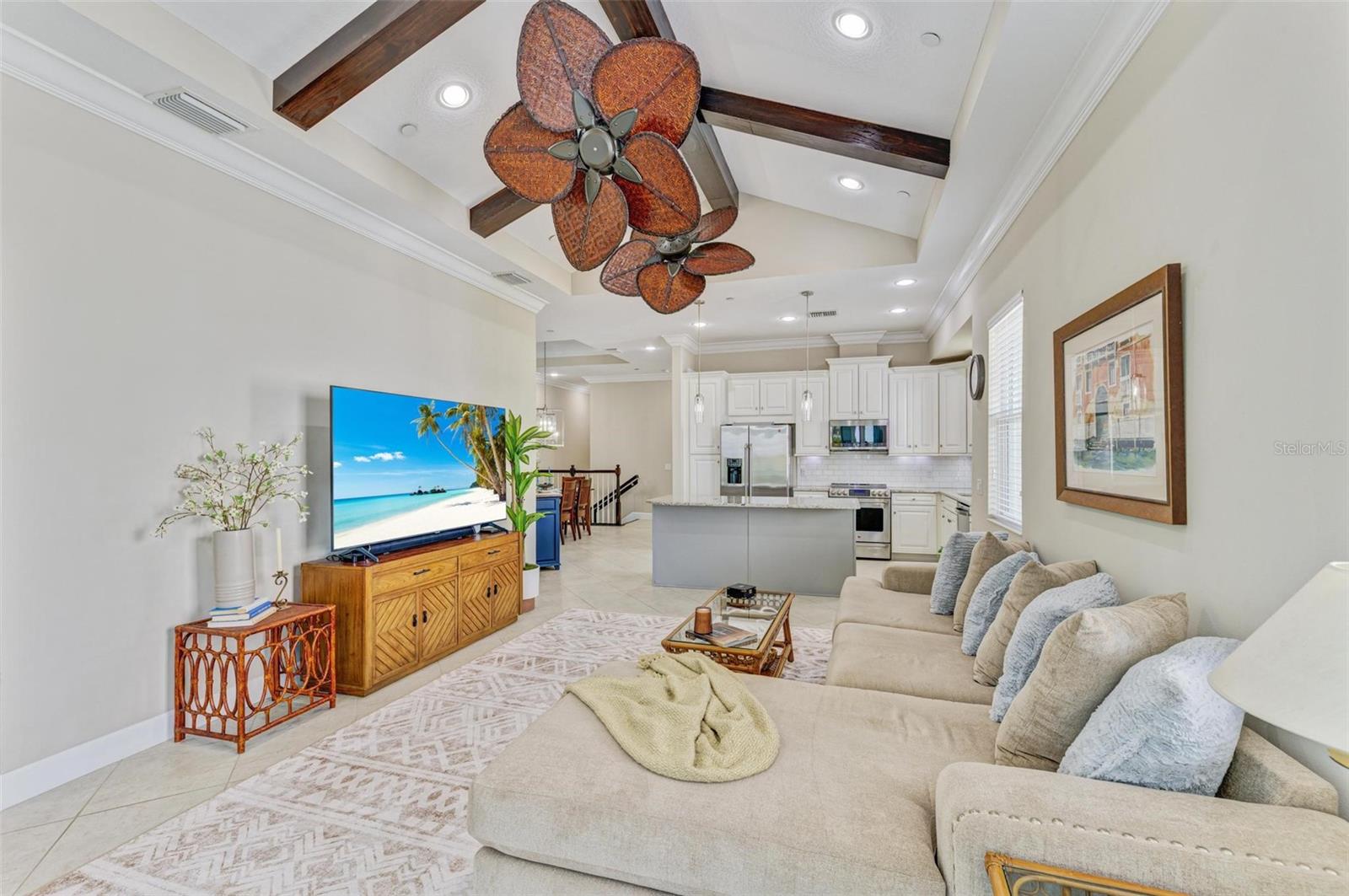 315 SAPPHIRE LAKE DR #201