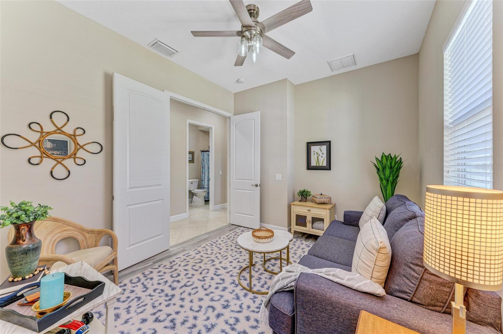 315 SAPPHIRE LAKE DR #201