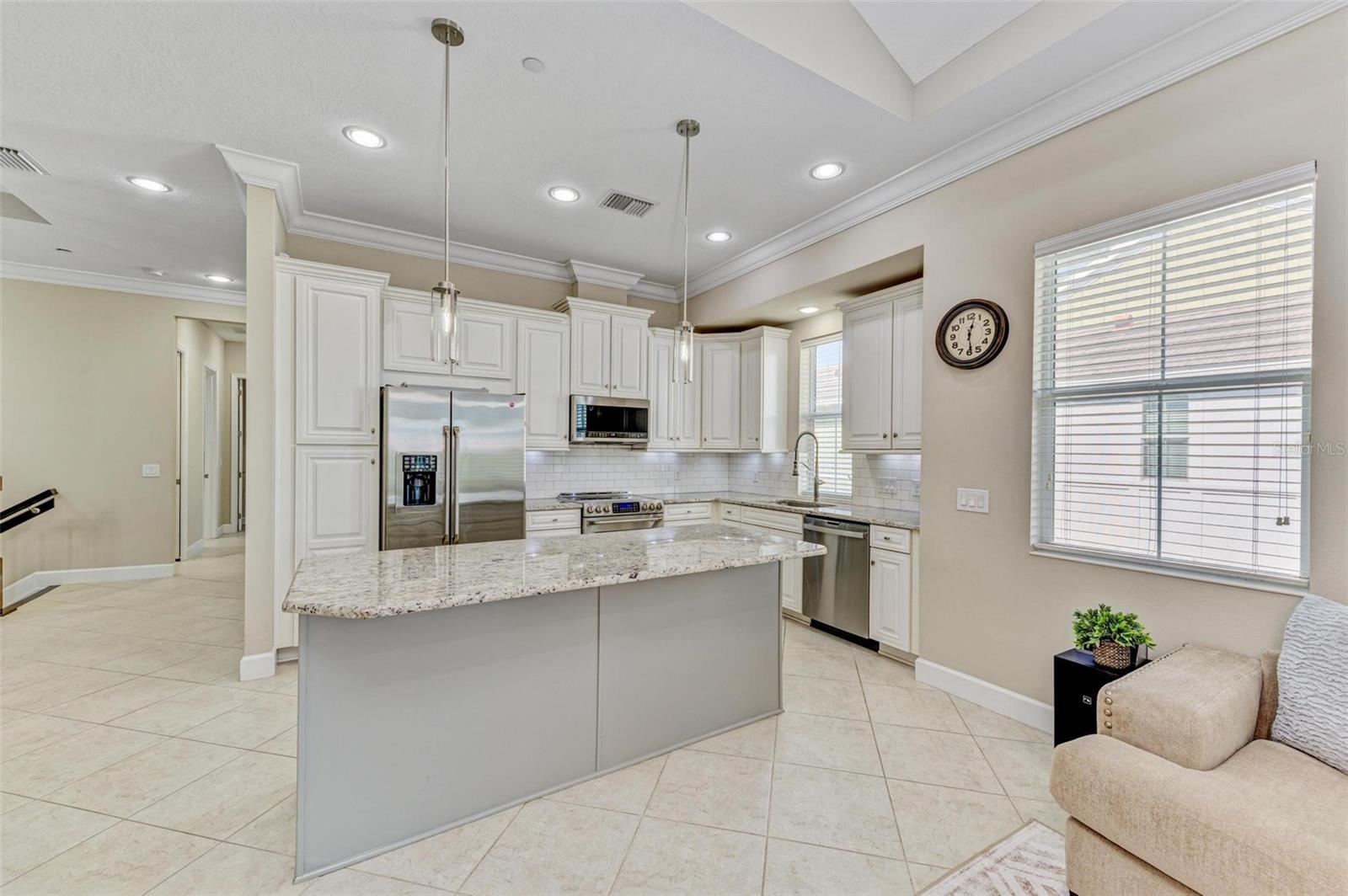 315 SAPPHIRE LAKE DR #201