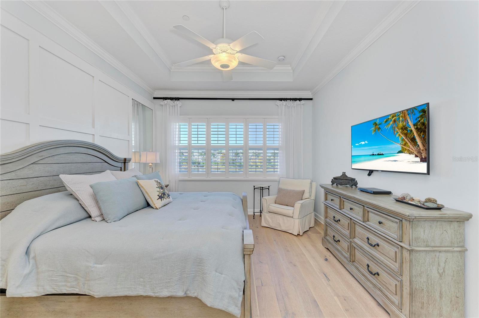 348 SAPPHIRE LAKE DR #201