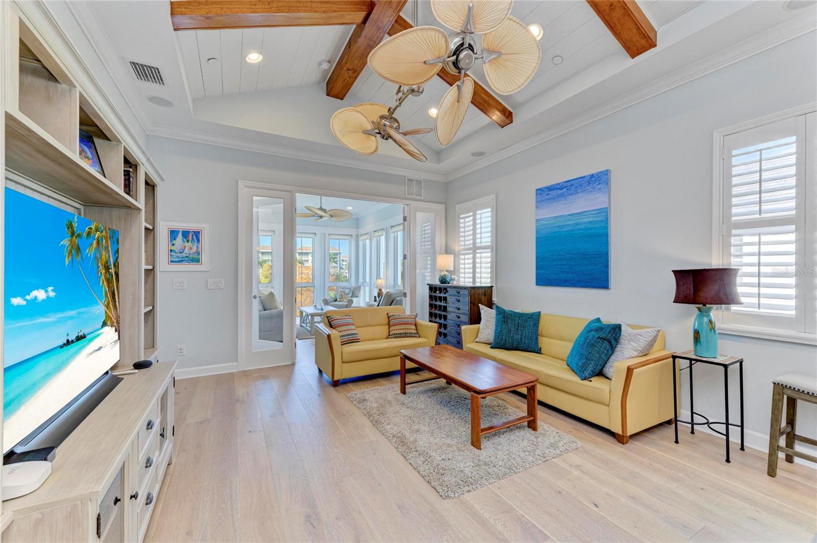 348 SAPPHIRE LAKE DR #201