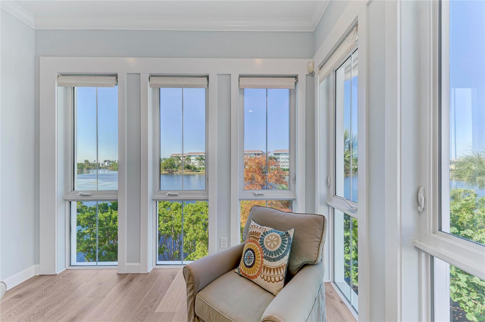 348 SAPPHIRE LAKE DR #201