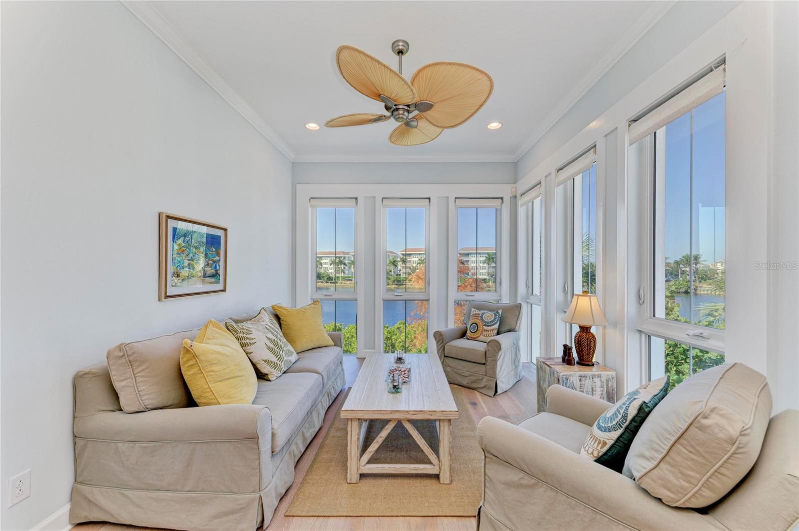 348 SAPPHIRE LAKE DR #201