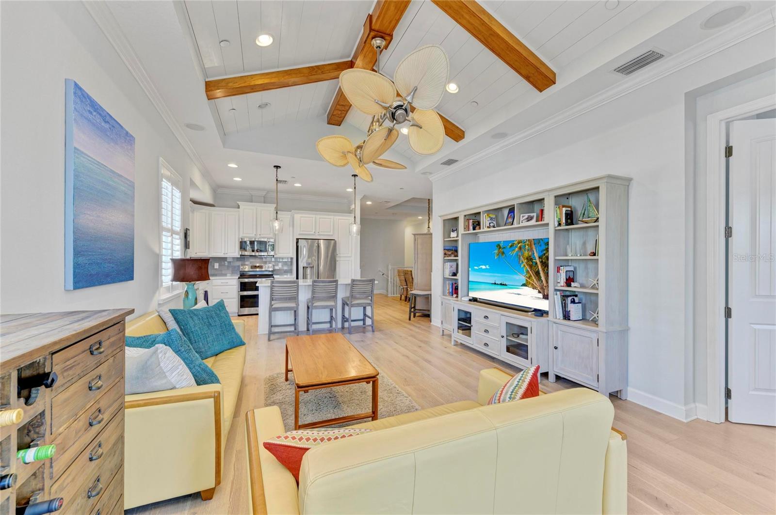 348 SAPPHIRE LAKE DR #201