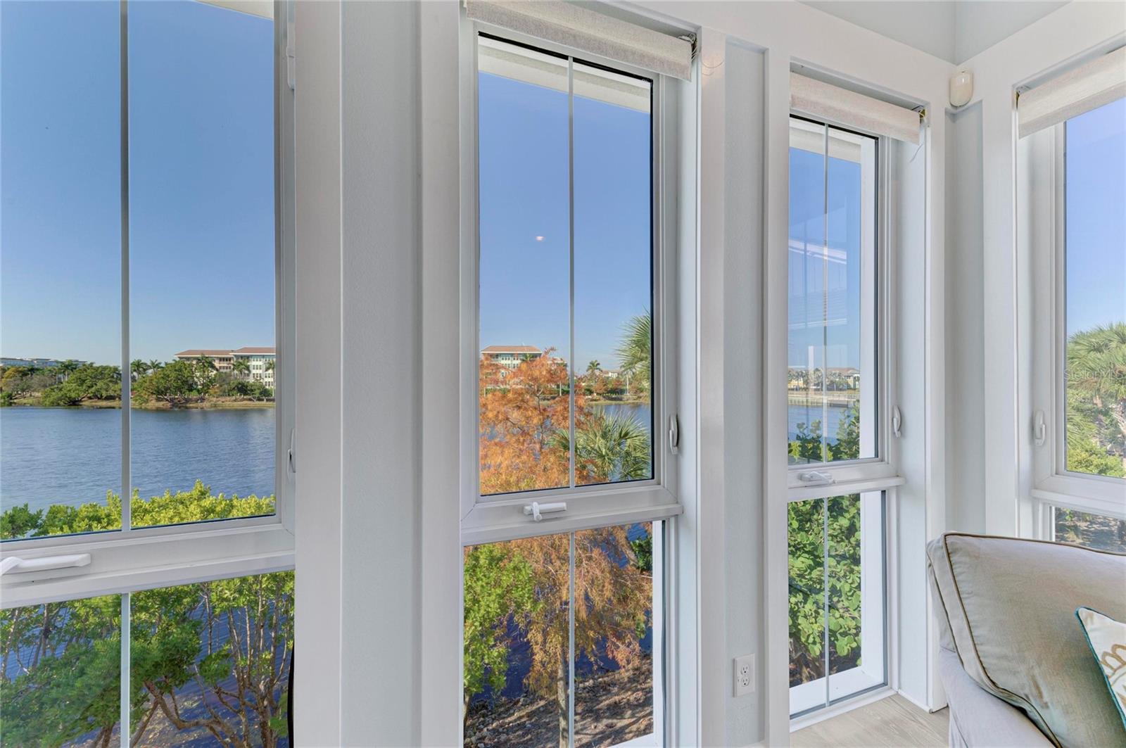 348 SAPPHIRE LAKE DR #201