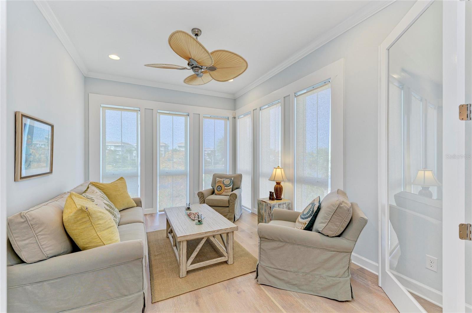 348 SAPPHIRE LAKE DR #201