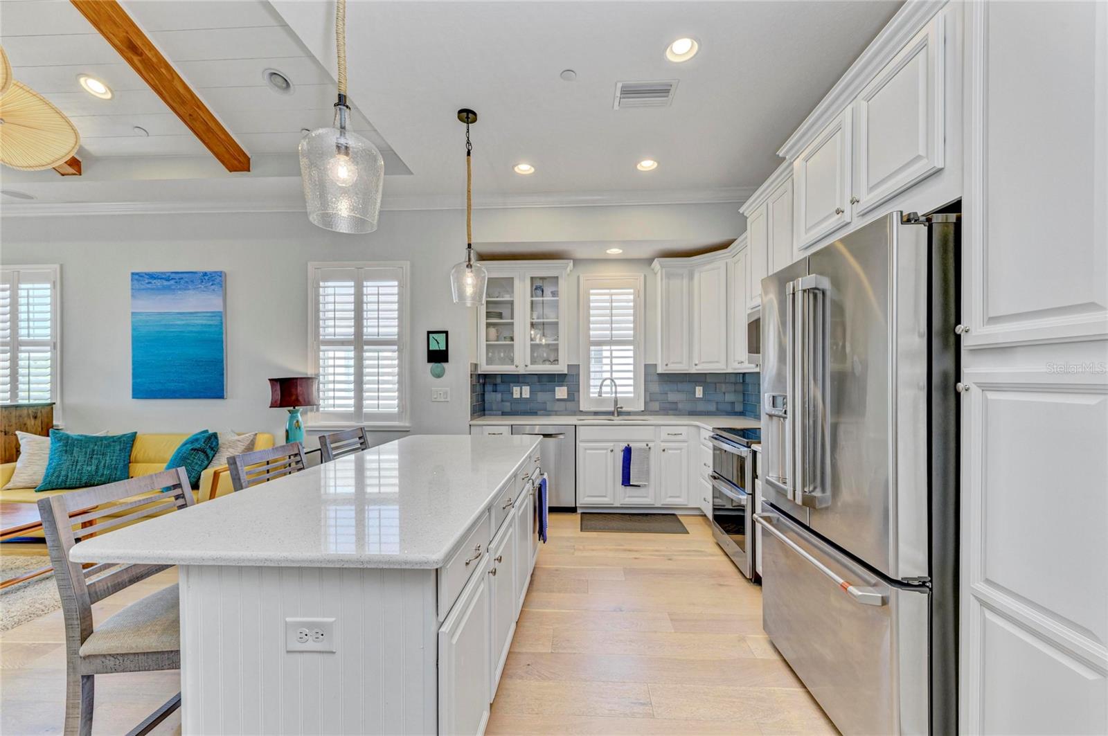 348 SAPPHIRE LAKE DR #201