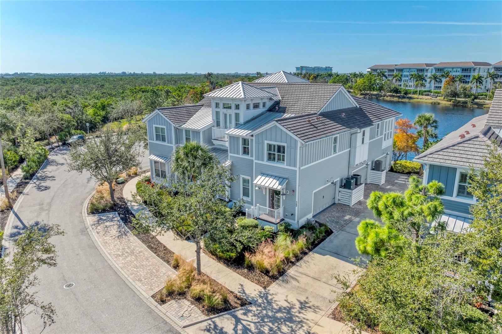 348 SAPPHIRE LAKE DR #201