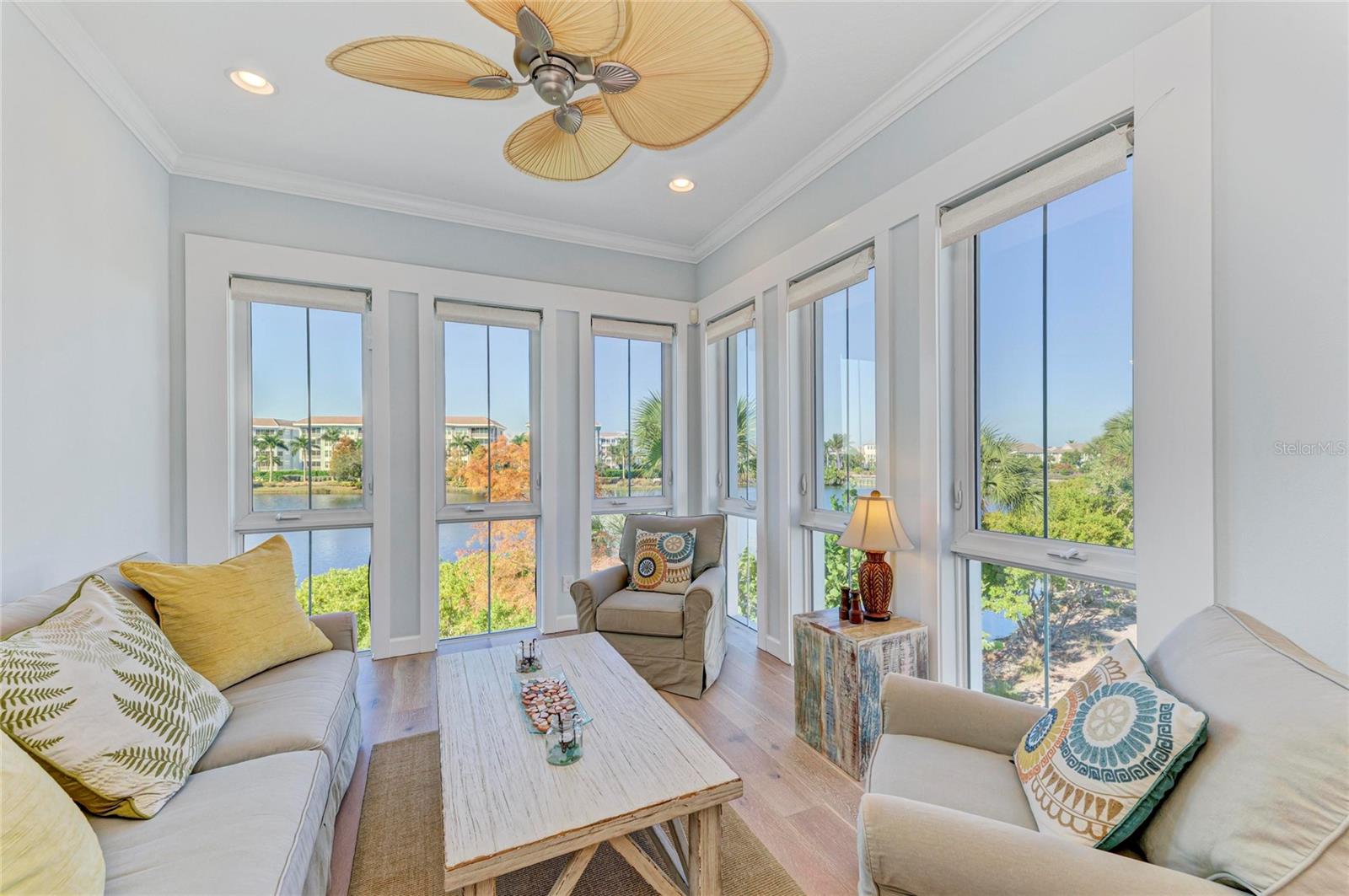 348 SAPPHIRE LAKE DR #201