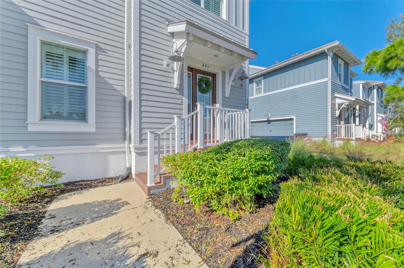 348 SAPPHIRE LAKE DR #201