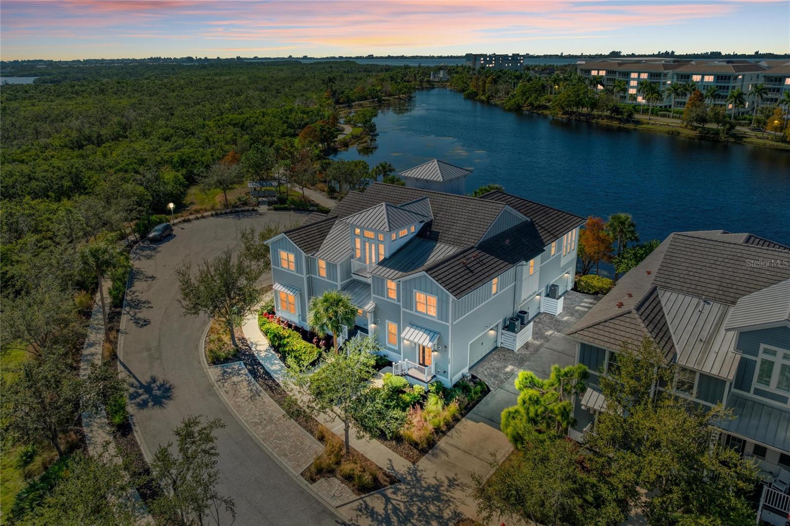 348 SAPPHIRE LAKE DR #201