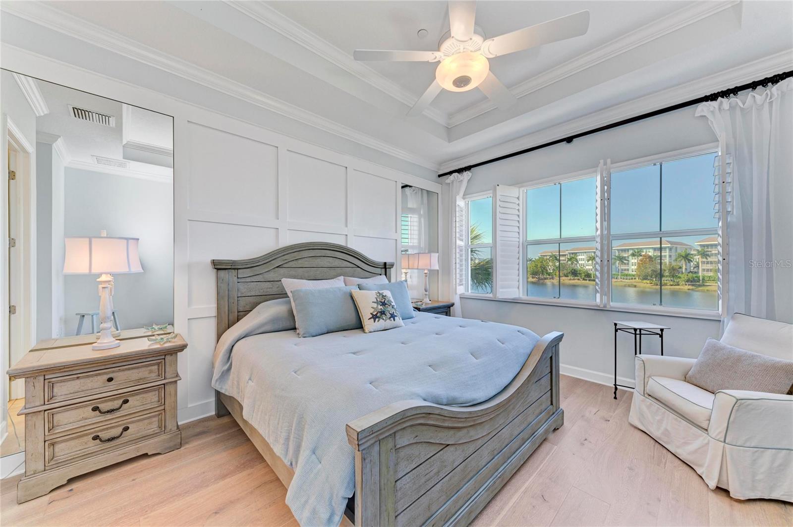 348 SAPPHIRE LAKE DR #201