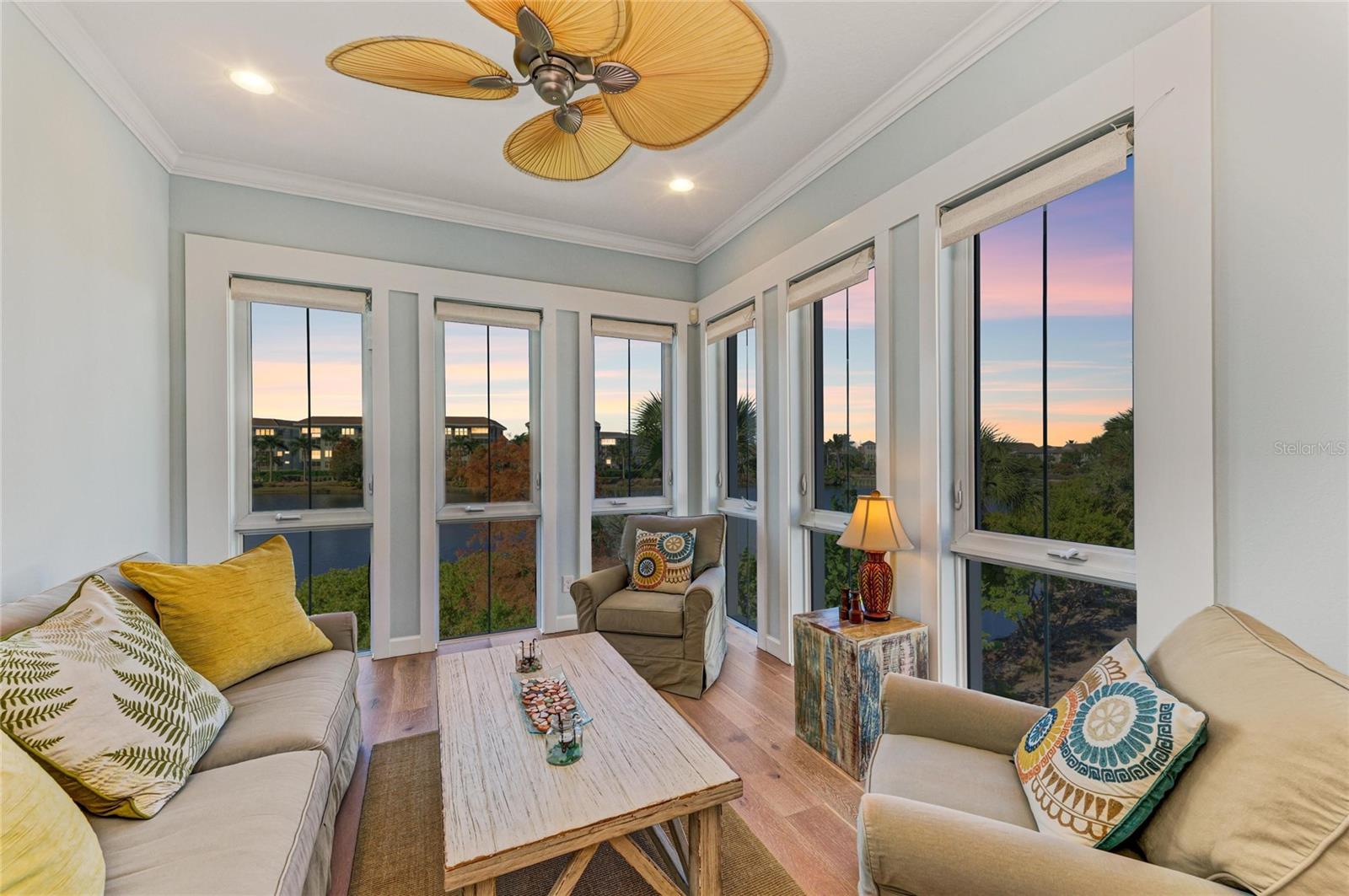 348 SAPPHIRE LAKE DR #201