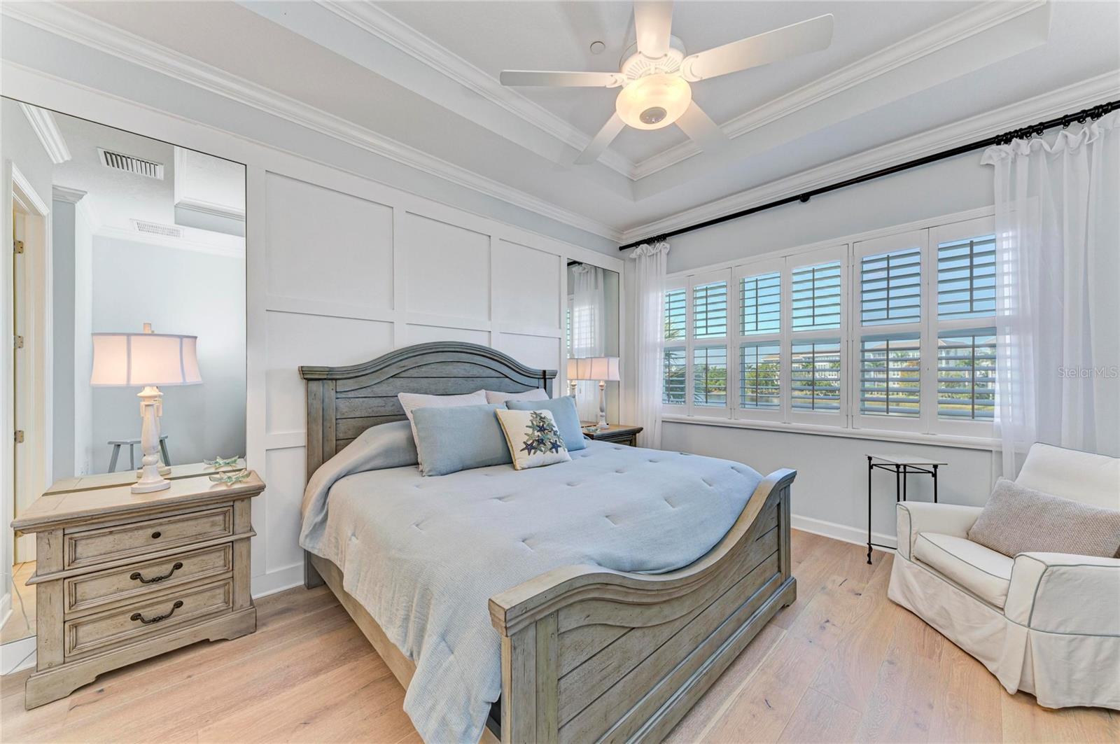 348 SAPPHIRE LAKE DR #201