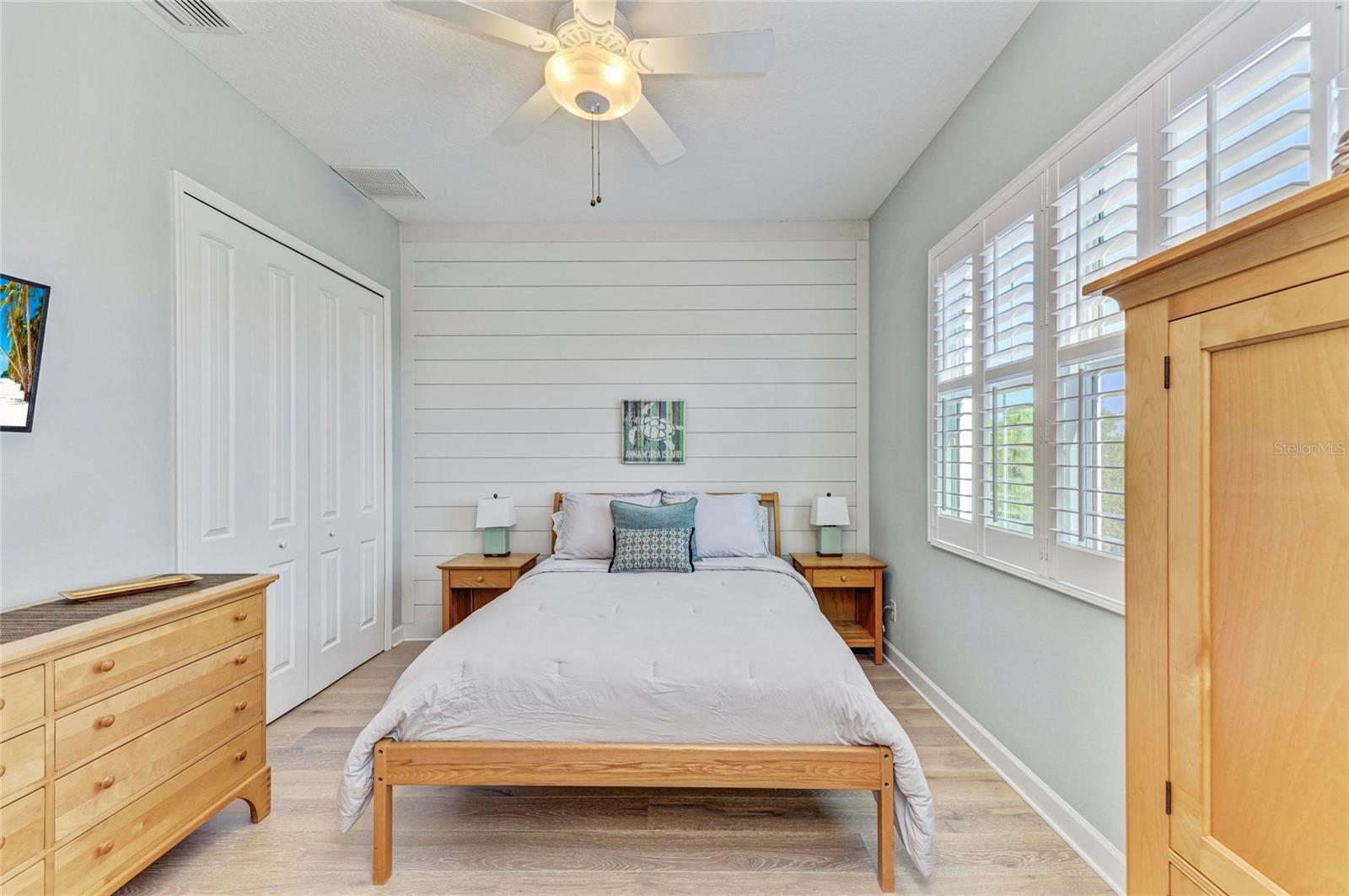 348 SAPPHIRE LAKE DR #201