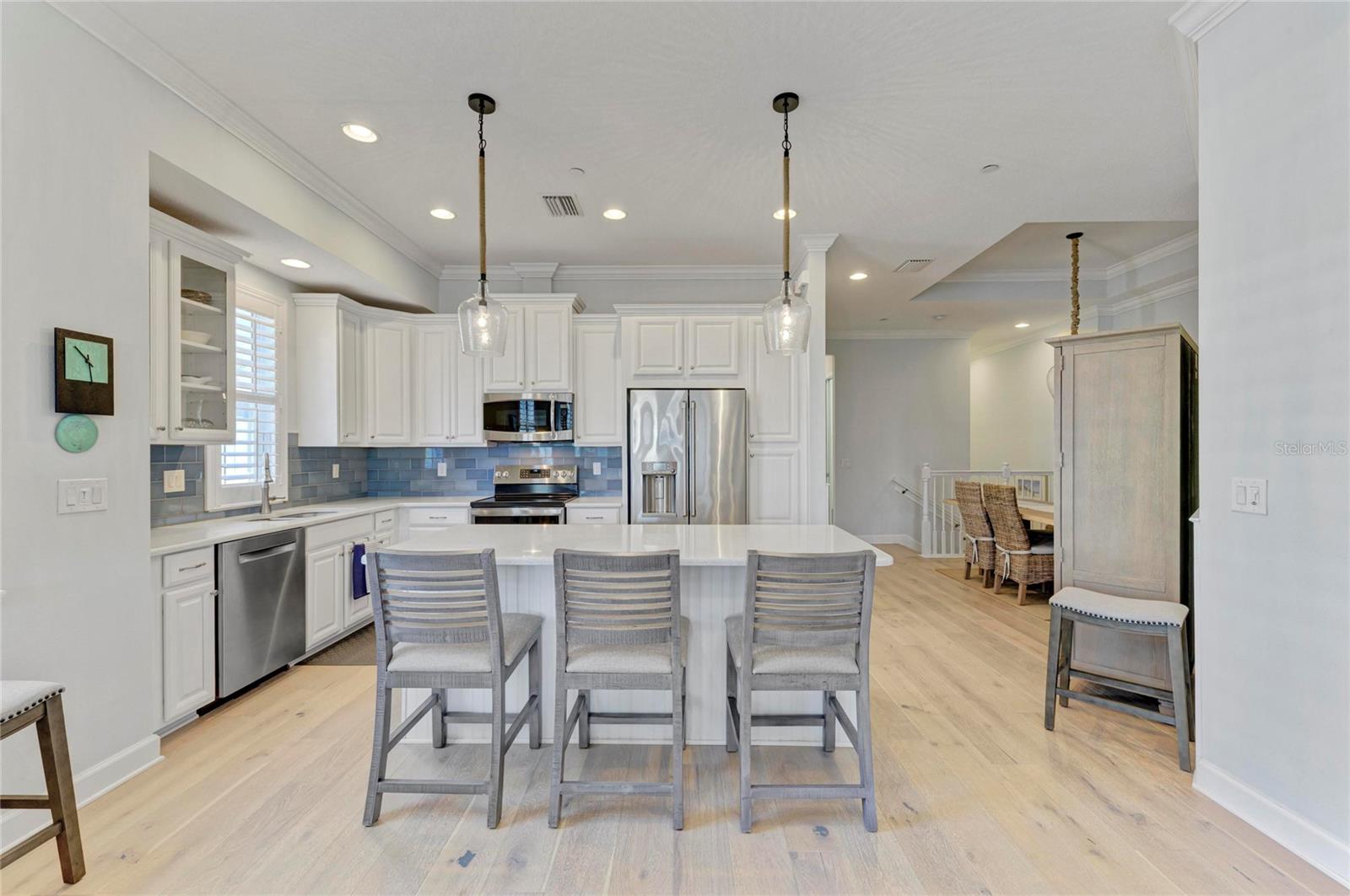 348 SAPPHIRE LAKE DR #201