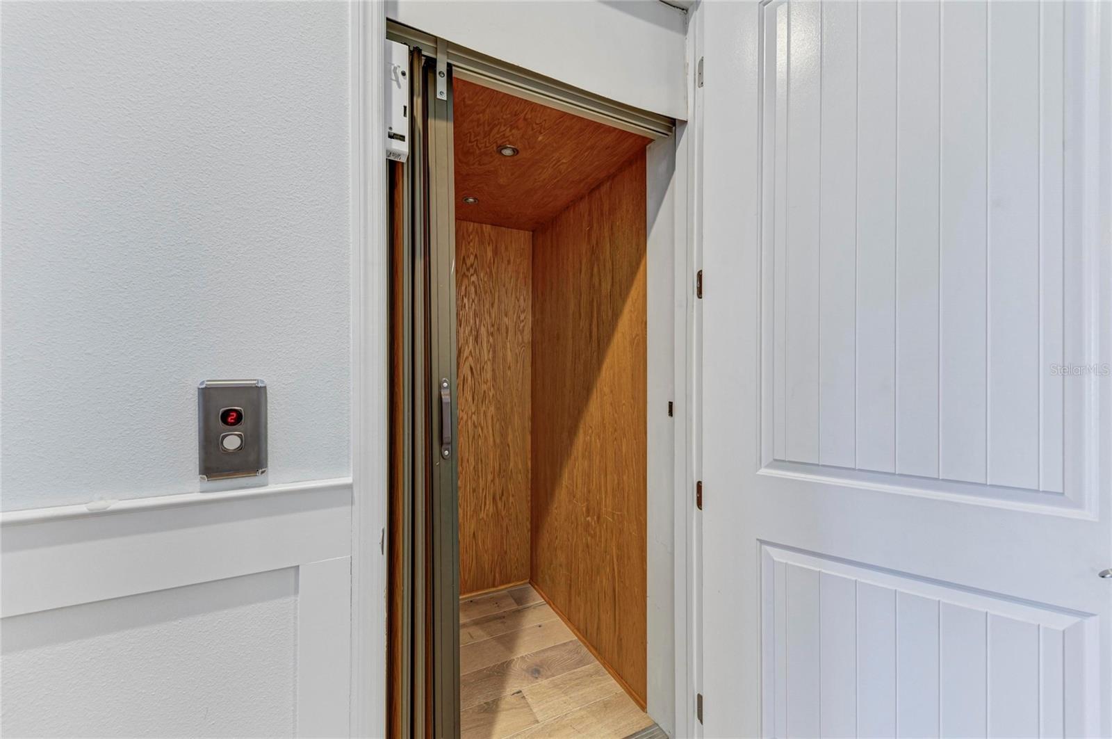 348 SAPPHIRE LAKE DR #201