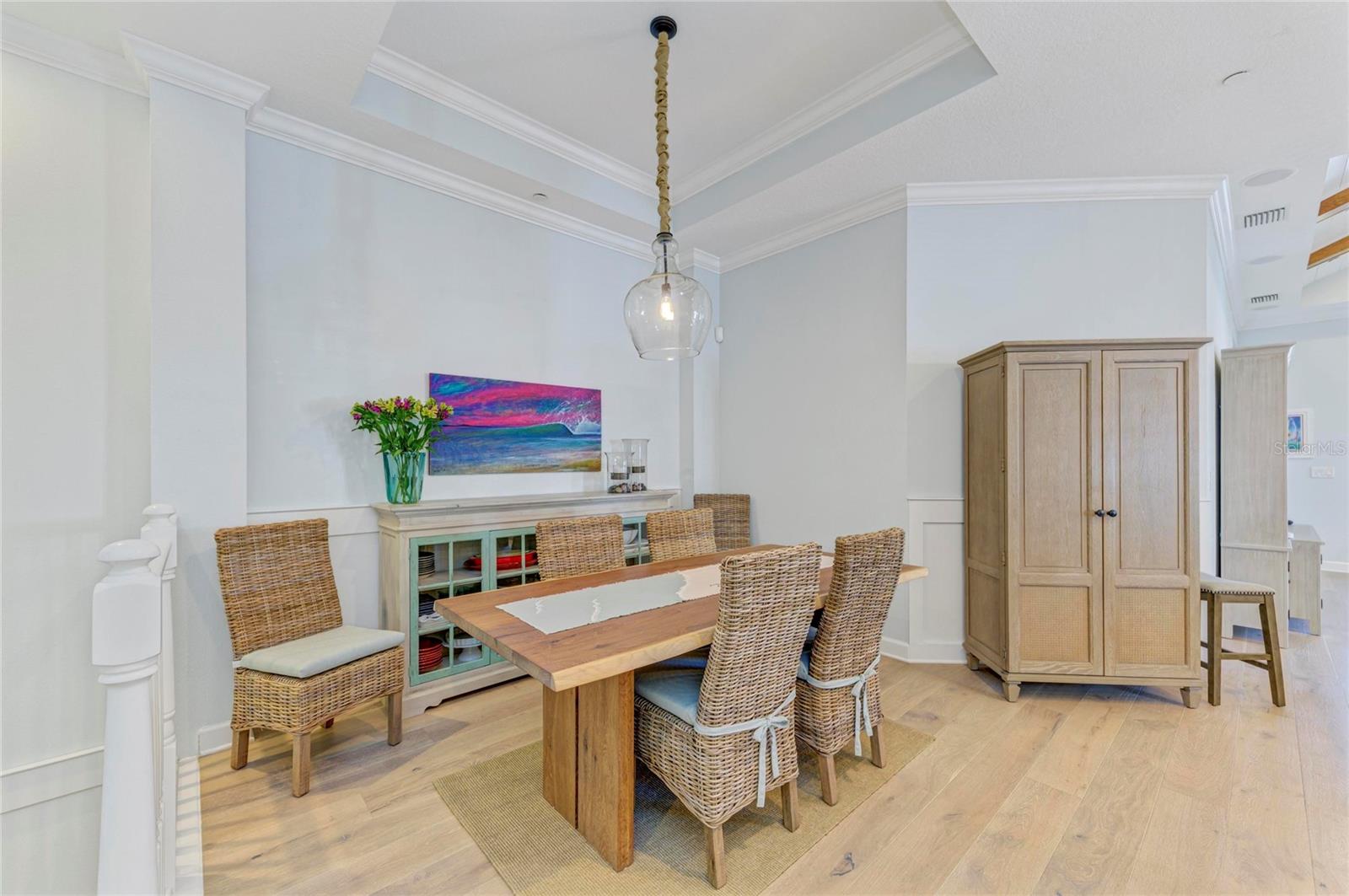 348 SAPPHIRE LAKE DR #201