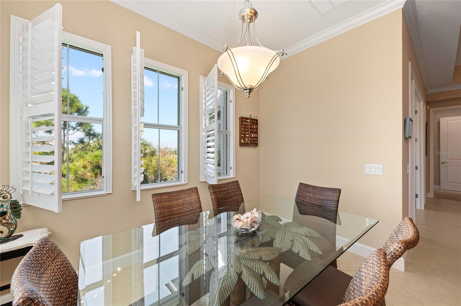 266 SAPPHIRE LAKE DR #202