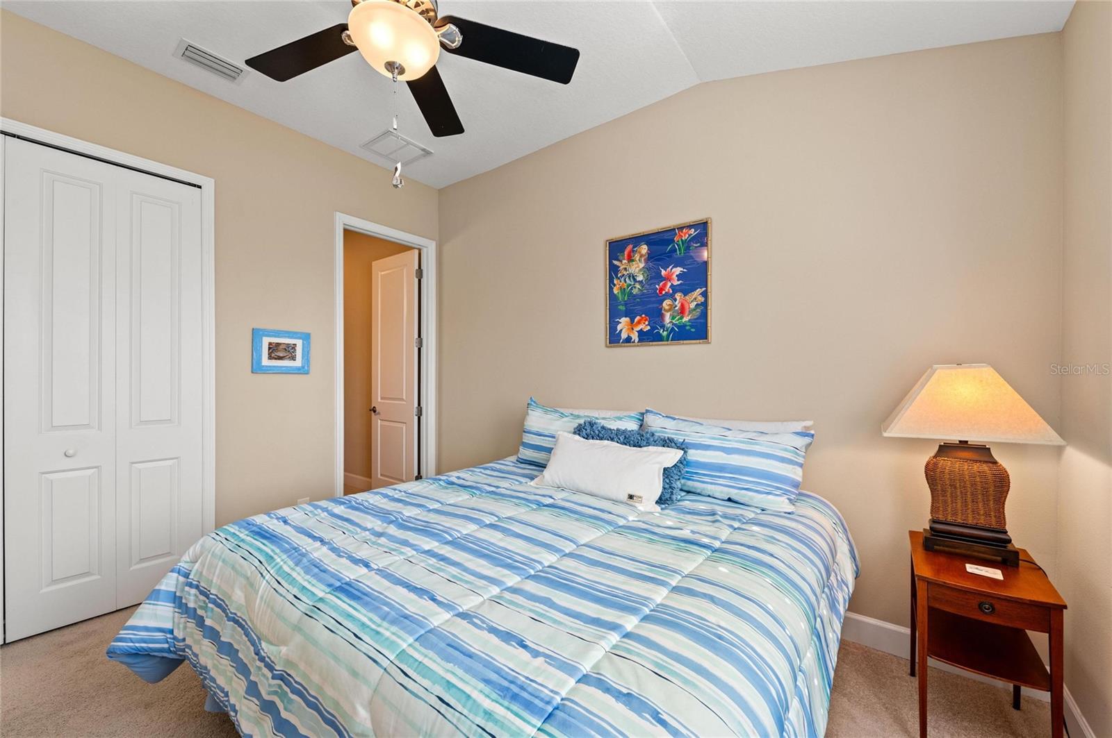 266 SAPPHIRE LAKE DR #202