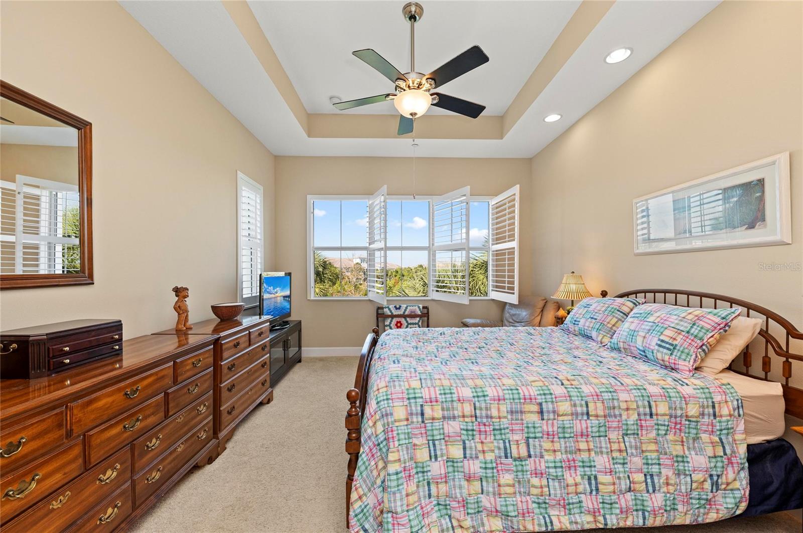 266 SAPPHIRE LAKE DR #202