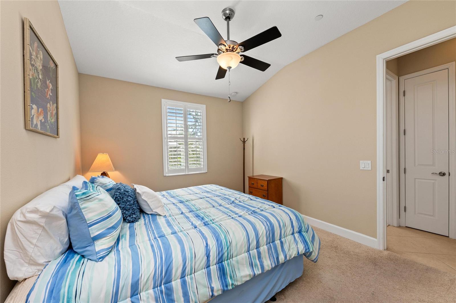 266 SAPPHIRE LAKE DR #202