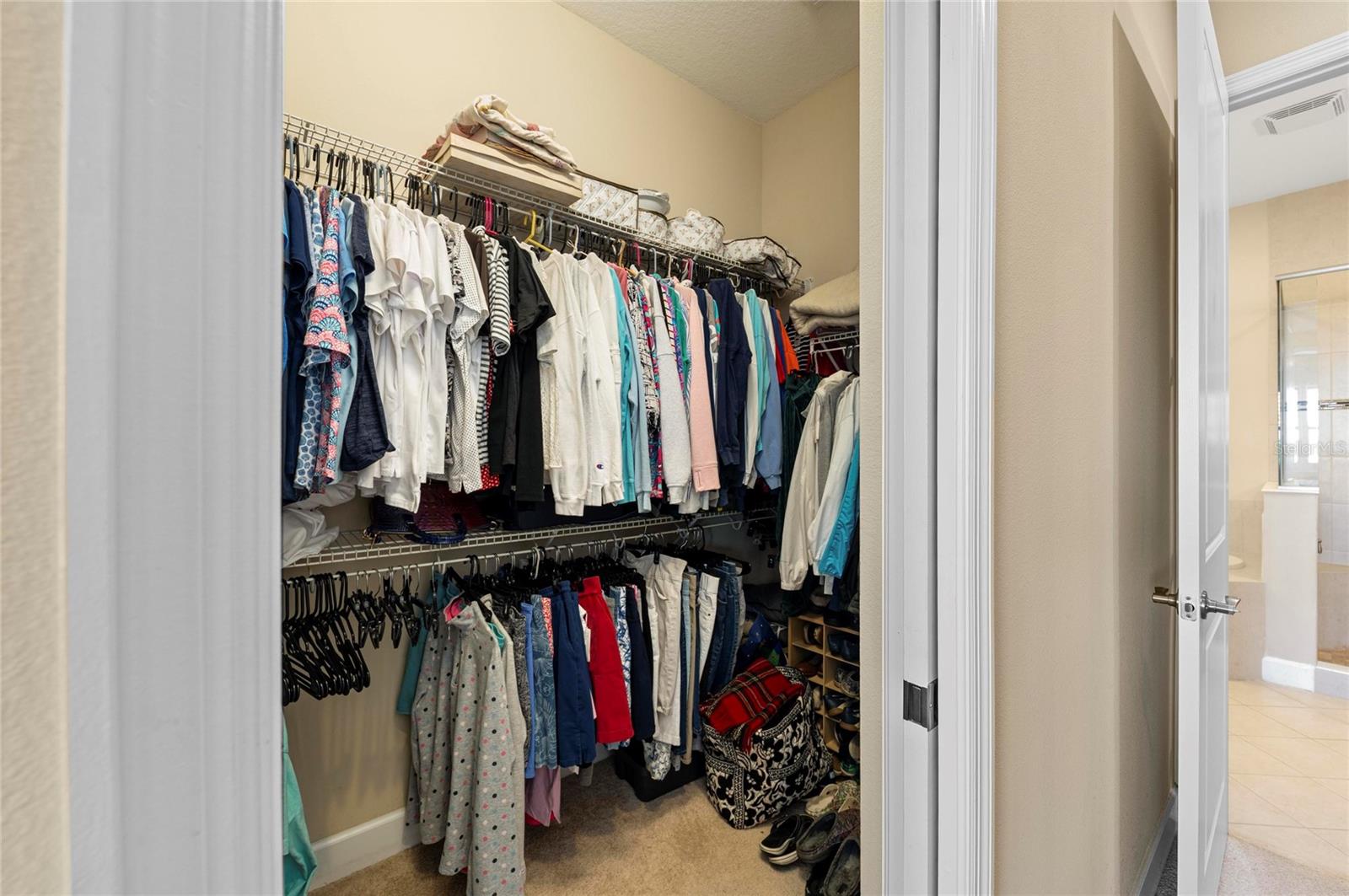 266 SAPPHIRE LAKE DR #202