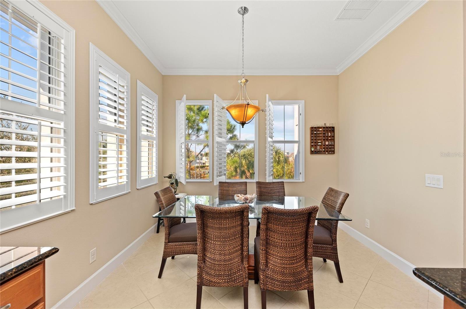 266 SAPPHIRE LAKE DR #202