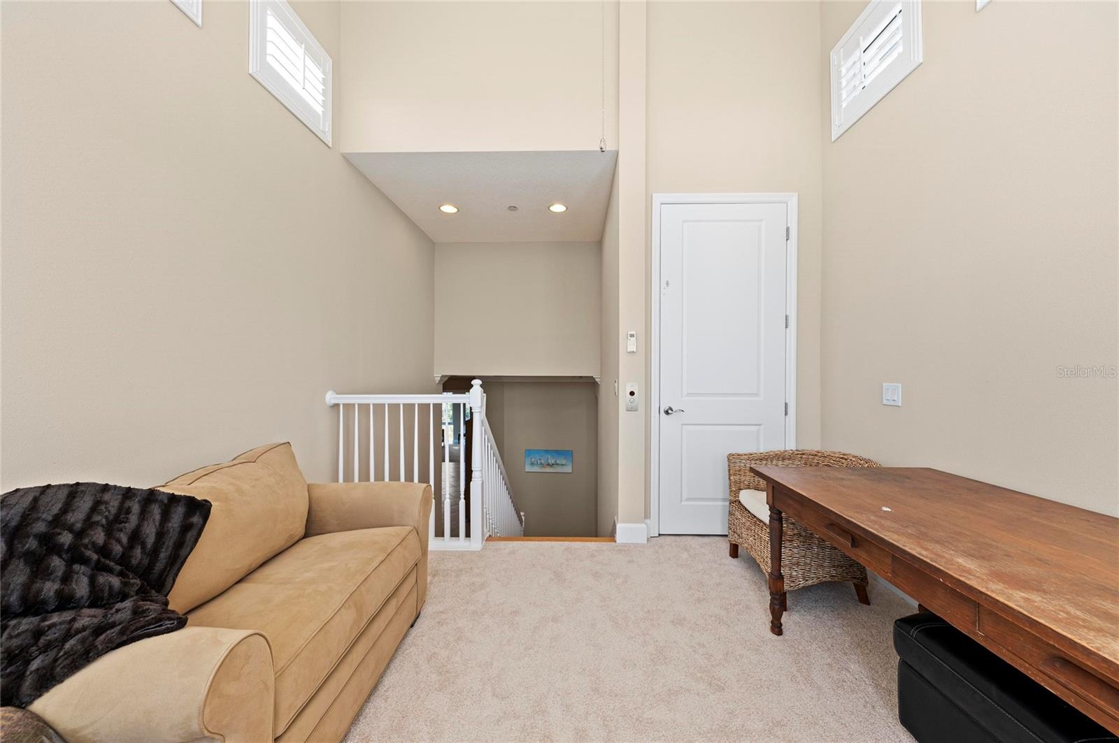 266 SAPPHIRE LAKE DR #202