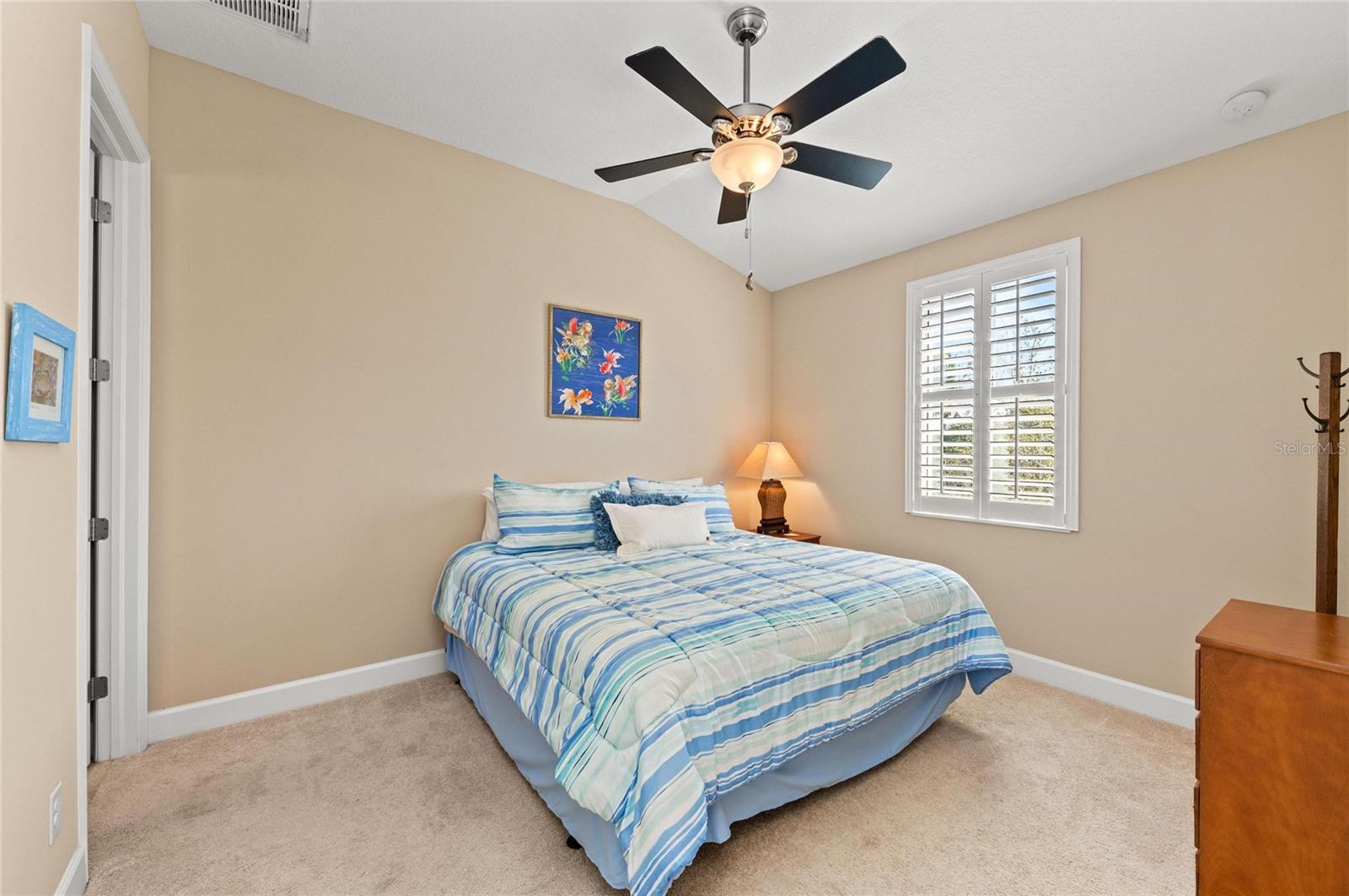 266 SAPPHIRE LAKE DR #202