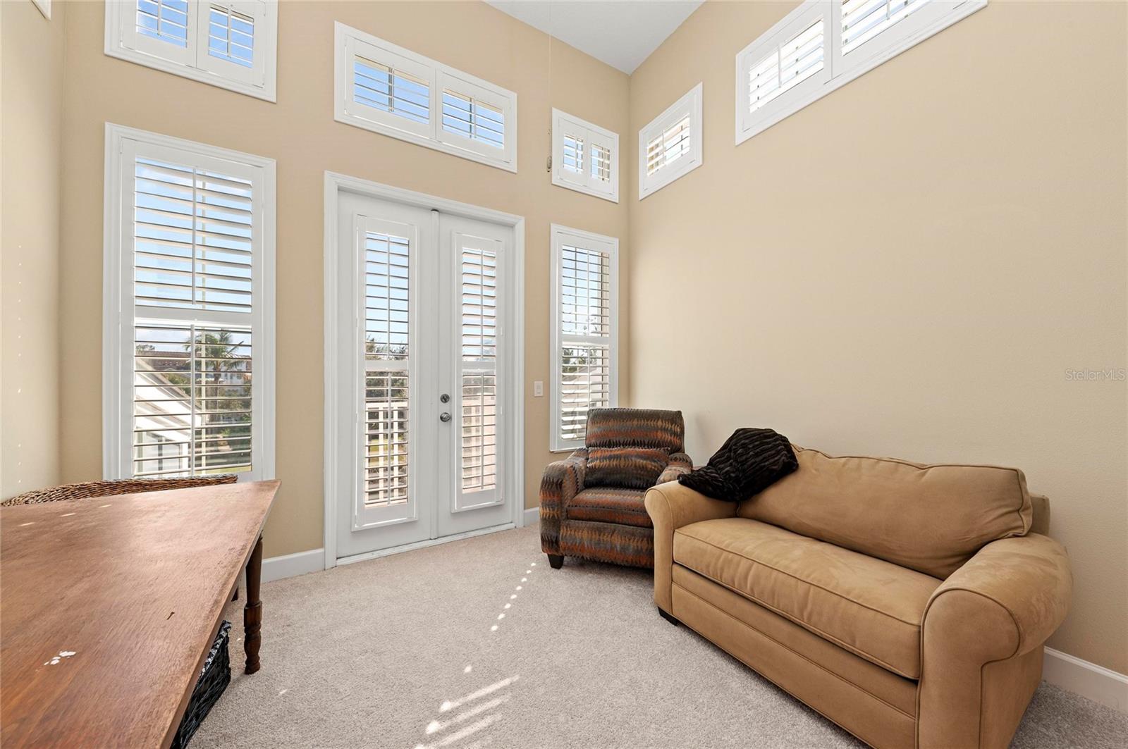 266 SAPPHIRE LAKE DR #202