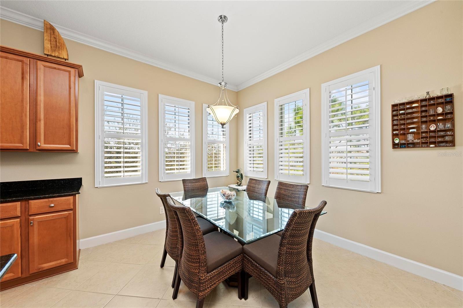 266 SAPPHIRE LAKE DR #202