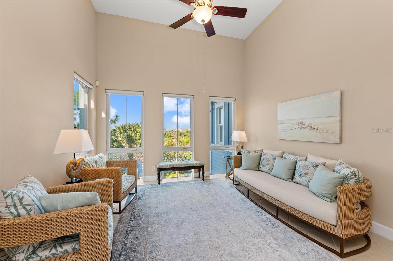 266 SAPPHIRE LAKE DR #202