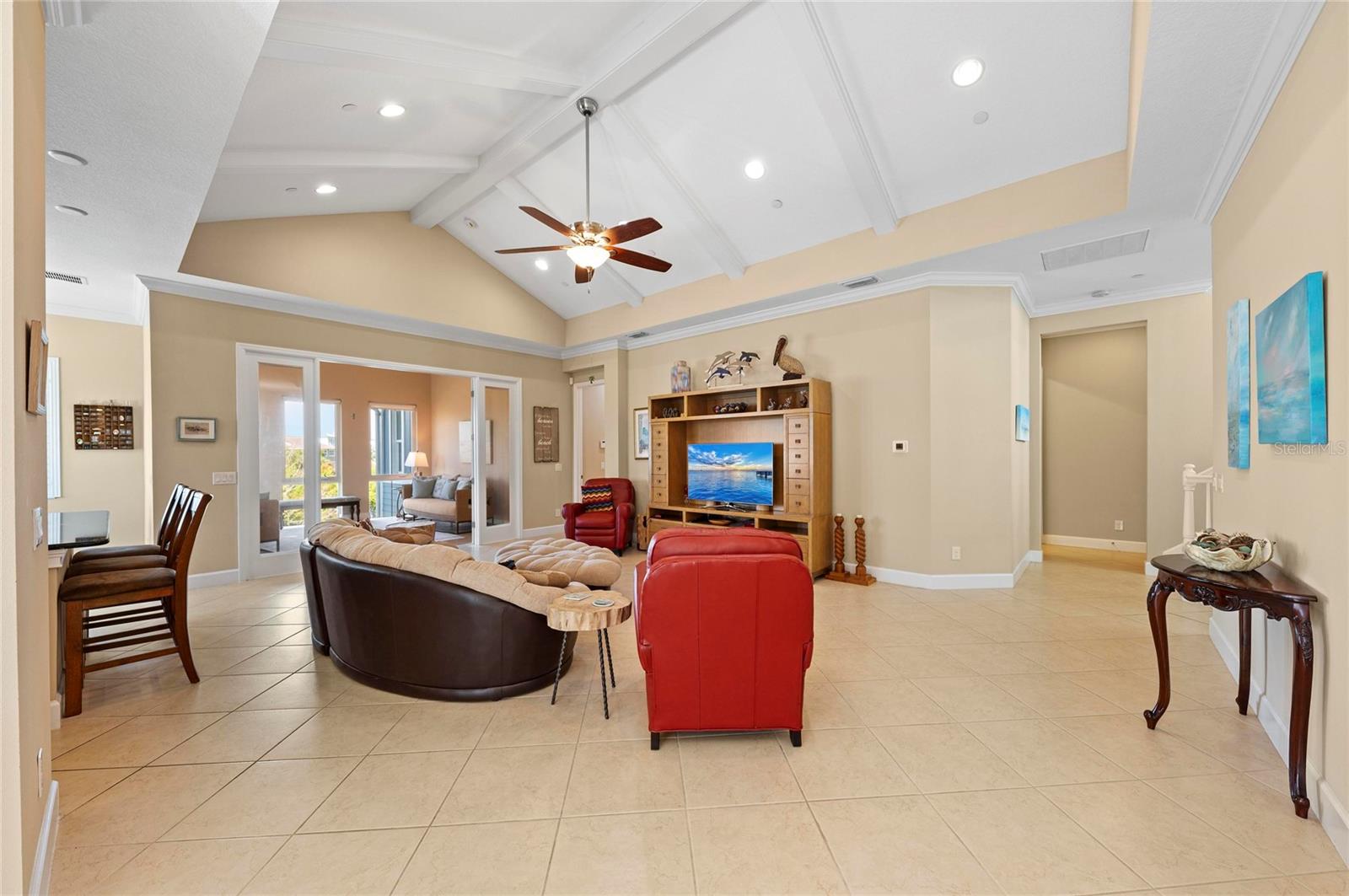 266 SAPPHIRE LAKE DR #202