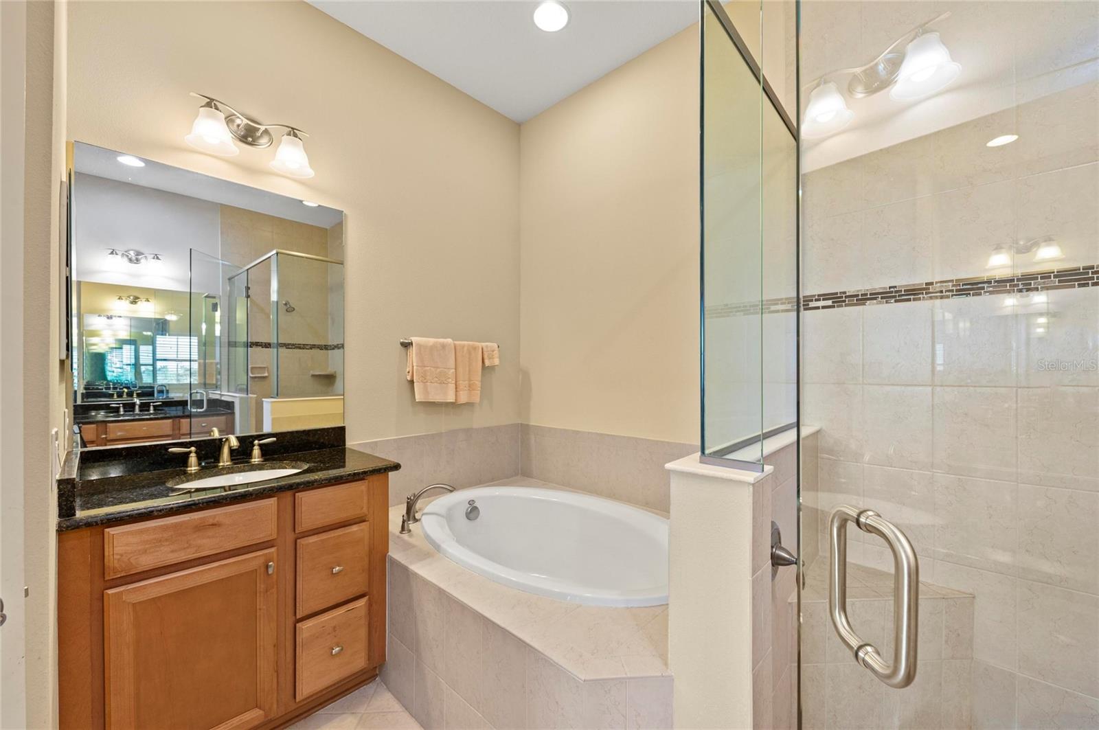 266 SAPPHIRE LAKE DR #202