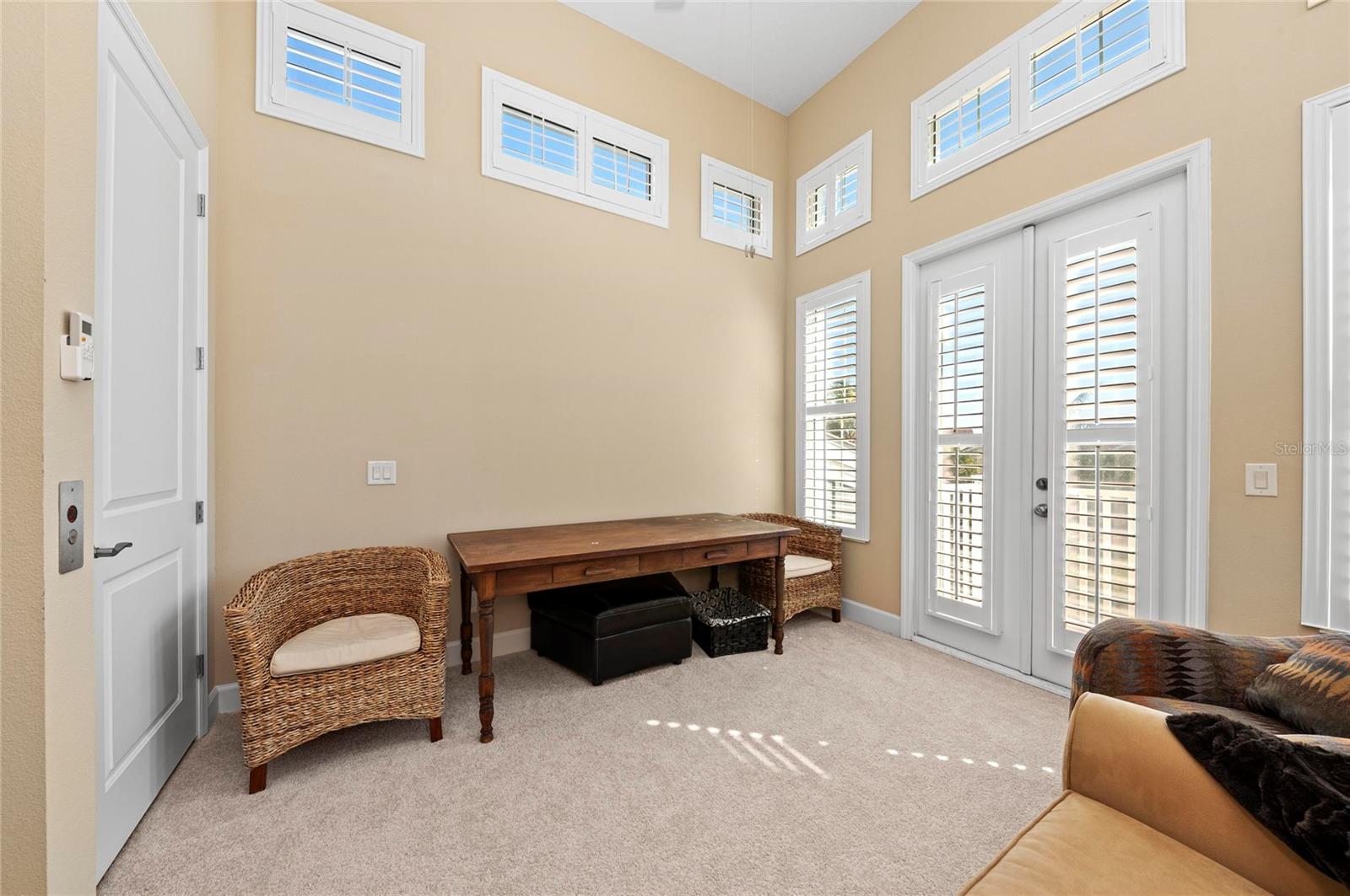 266 SAPPHIRE LAKE DR #202