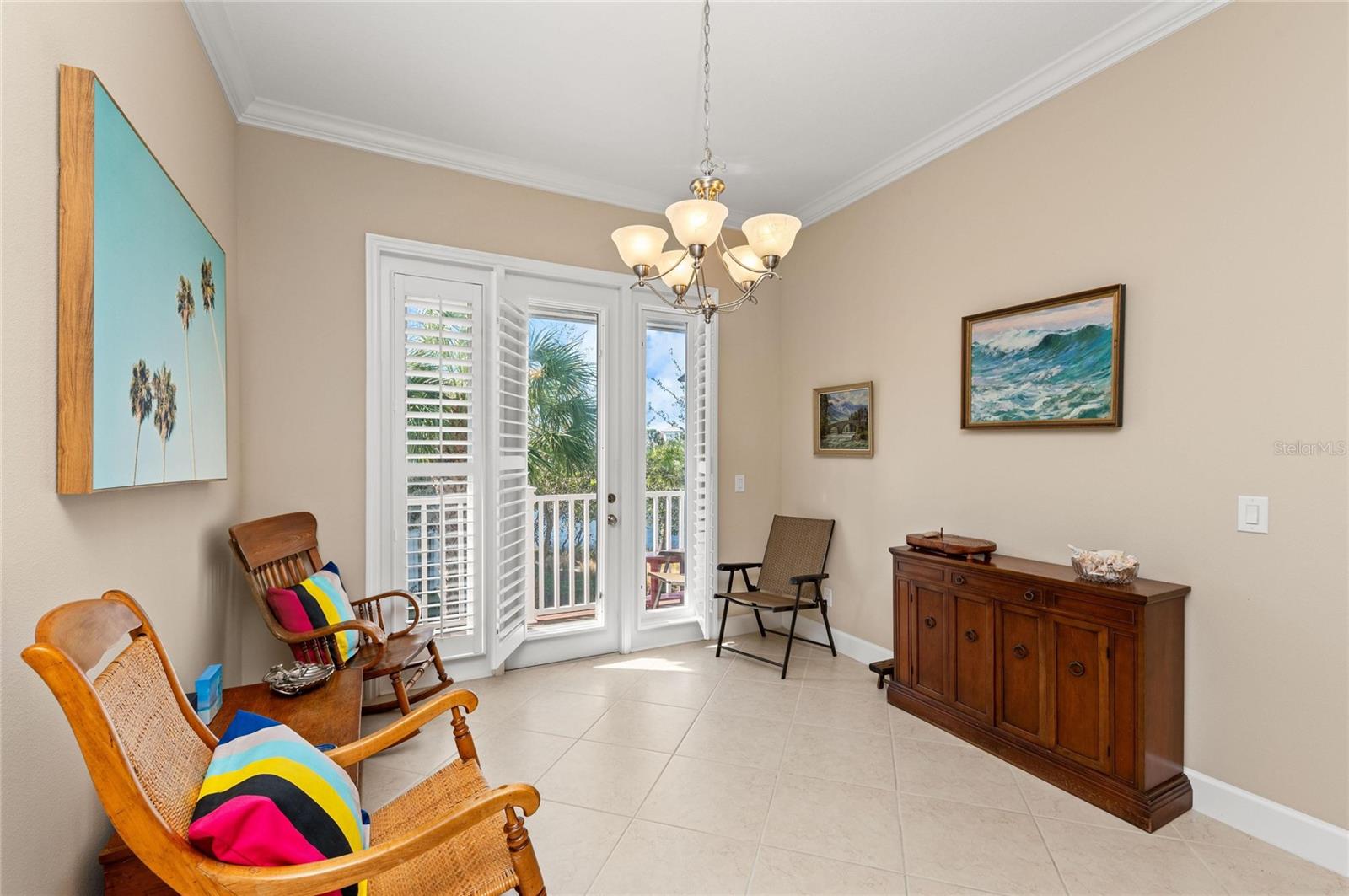 266 SAPPHIRE LAKE DR #202