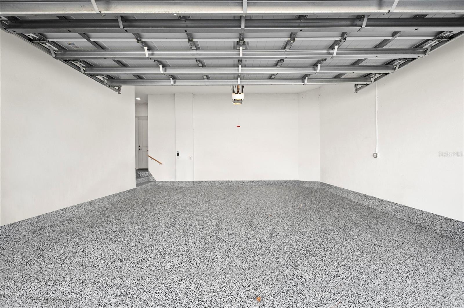 266 SAPPHIRE LAKE DR #202