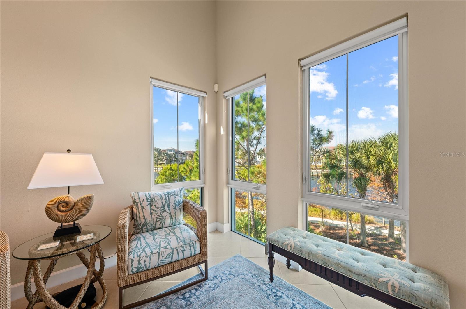 266 SAPPHIRE LAKE DR #202